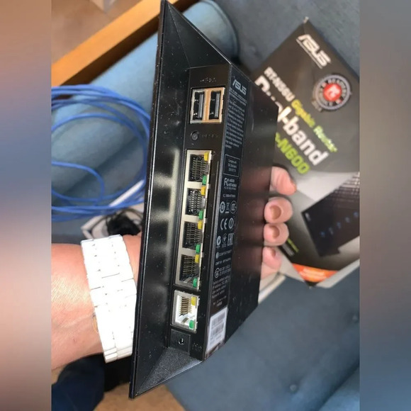 ASUS RT-N56U Gigabit Dual Band Wireless N600‎ Router - Picture 2 of 6